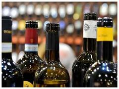 दुबई में अब खुलेआम बिकेगी शराब! बिक्री और लाइसेंस पर यू-टर्न, जाने क्यों लिया गया ये फैसला