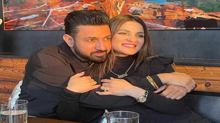 gippy grewal birthday punjabi singer actor gippy grewal celebrating his 40th birthday today january 2nd wife ravneet and sons ekom shinda and gurbaaz wish him happy birthday Gippy Grewal: ਗਿੱਪੀ ਗਰੇਵਾਲ ਮਨਾ ਰਹੇ 40ਵਾਂ ਜਨਮਦਿਨ, ਪਤਨੀ ਰਵਨੀਤ ਨੇ ਰੋਮਾਂਟਿਕ ਅੰਦਾਜ਼ 'ਚ ਦਿੱਤੀ ਵਧਾਈ