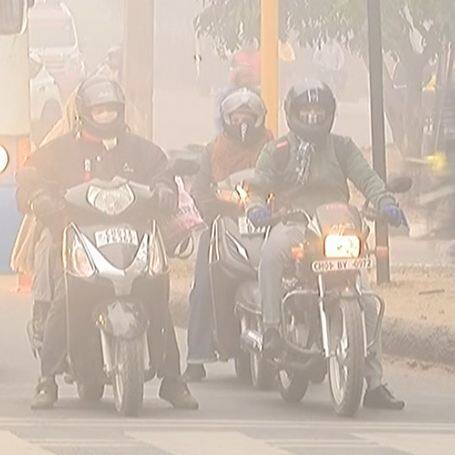 ਪੰਜਾਬ ਸਰਕਾਰ ਨੇ ਵੀ ਮੌਸਮ ਵਿਭਾਗ ਦੀ ਚਿਤਾਵਨੀ ਦੇ ਮੱਦੇਨਜ਼ਰ ਸਰਕਾਰੀ ਤੇ ਪ੍ਰਾਈਵੇਟ ਸਕੂਲਾਂ ਦੇ ਵਿਦਿਆਰਥੀਆਂ ਤੇ ਅਧਿਆਪਕਾਂ ਦੀਆਂ ਛੁੱਟੀਆਂ 8 ਜਨਵਰੀ ਤੱਕ ਵਧਾ ਦਿੱਤੀਆਂ ਹਨ।