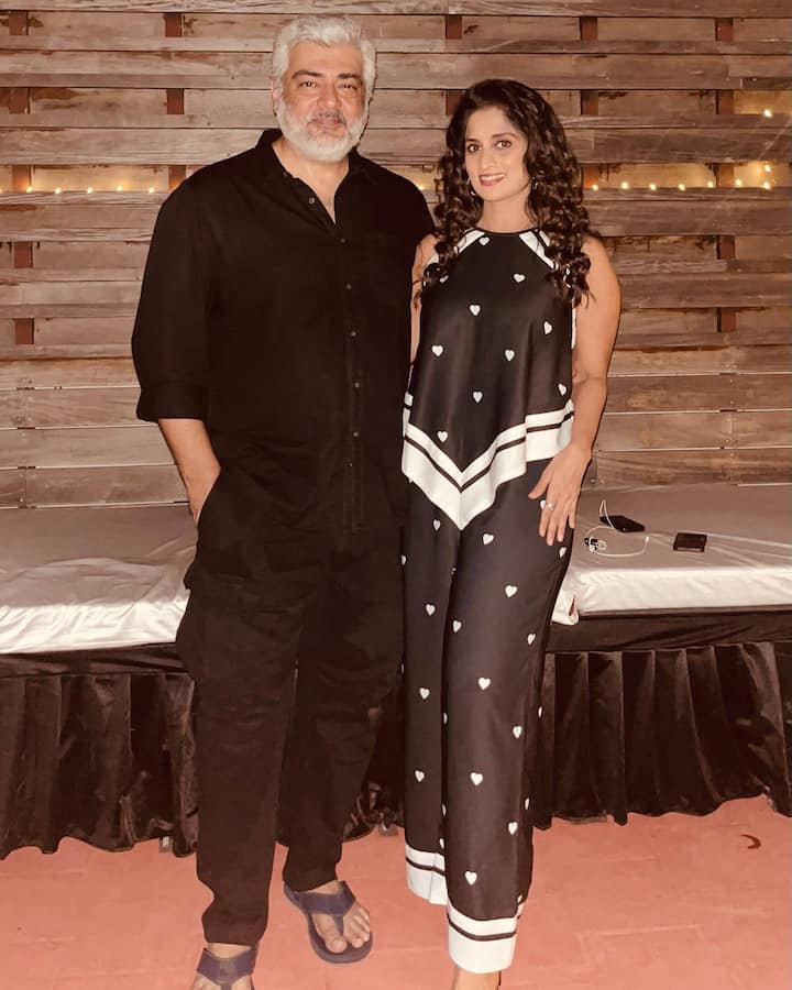 శాలిని అజిత్ కుమార్ తన ఫ్యామిలీ ఫోటోలను కొత్త ఏడాదిలో ఇన్ స్టాలో పోస్టు చేశారు.  -Image Credit: Shalini Ajith Kumar/Instagram