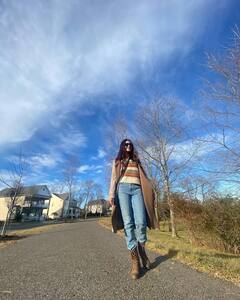 Surbhi Jyoti Winter Look: एक्ट्रेस सुरभि ज्योति ने बताया सर्दी के दिनों में स्वस्थ और खुश रहने का राज, आप भी जान लें