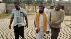 Chintamaneni Prabhakar: రక్తదాన శిబిరం ఏర్పాట్ల విషయమై గొడవ, చిరిగిన చింతమనేని చొక్కా | ABP Desam