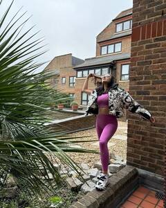 Sara Ali Khan: सारा अली खान ने मिस्ट्री मैन के साथ शेयर की वेकेशन की तस्वीरें, फैंस बोले- ‘ये कार्तिक है चेहरा दिखा दो’