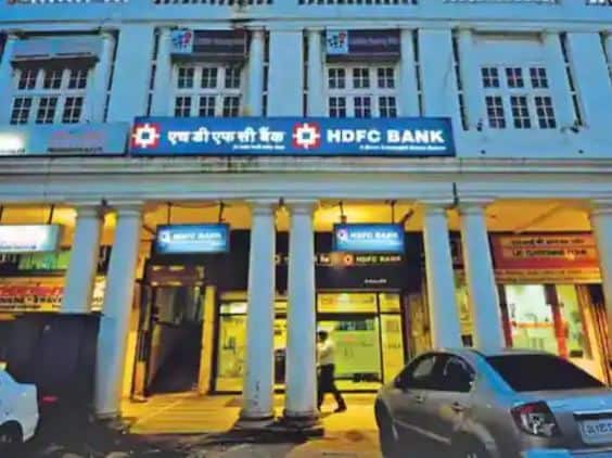 ICICI FD ਵਿਆਜ ਦਰ: ICICI ਬੈਂਕ ਇੱਕ ਤੋਂ ਪੰਜ ਸਾਲ ਦੇ ਕਾਰਜਕਾਲ 'ਤੇ 6.60 ਪ੍ਰਤੀਸ਼ਤ ਤੋਂ 7 ਪ੍ਰਤੀਸ਼ਤ ਤੱਕ ਦੇ ਵਿਆਜ ਦੀ ਪੇਸ਼ਕਸ਼ ਕਰ ਰਿਹਾ ਹੈ। ਪੰਜ ਸਾਲ ਤੋਂ ਘੱਟ ਦੇ ਕਾਰਜਕਾਲ 'ਤੇ 3 ਫੀਸਦੀ ਤੋਂ 5.75 ਫੀਸਦੀ ਤੱਕ ਦੀ ਵਿਆਜ ਦਰ ਦਿੱਤੀ ਜਾਂਦੀ ਹੈ।