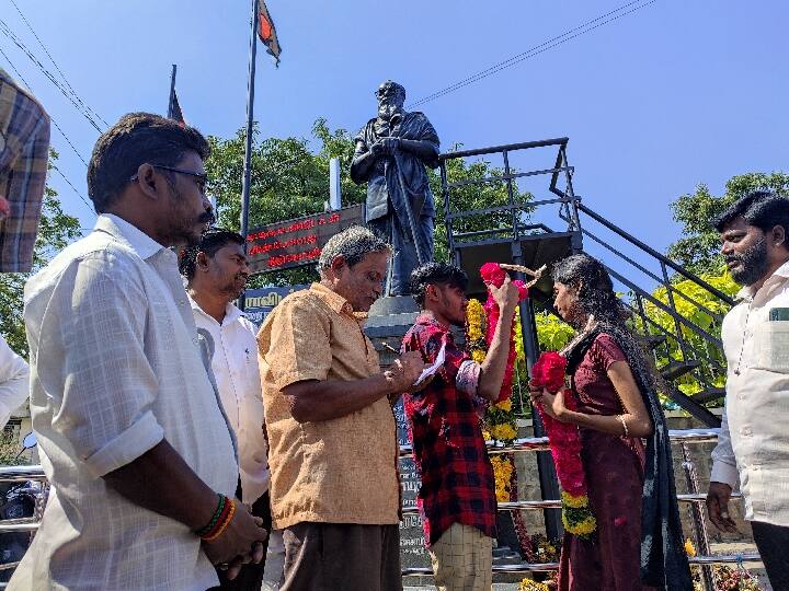 Self-respecting married couple in front of Periyar idol in salem TNN பெரியார் சிலை முன்பாக  காதல் ஜோடி சுயமரியாதை திருமணம் - எங்கு தெரியுமா..?