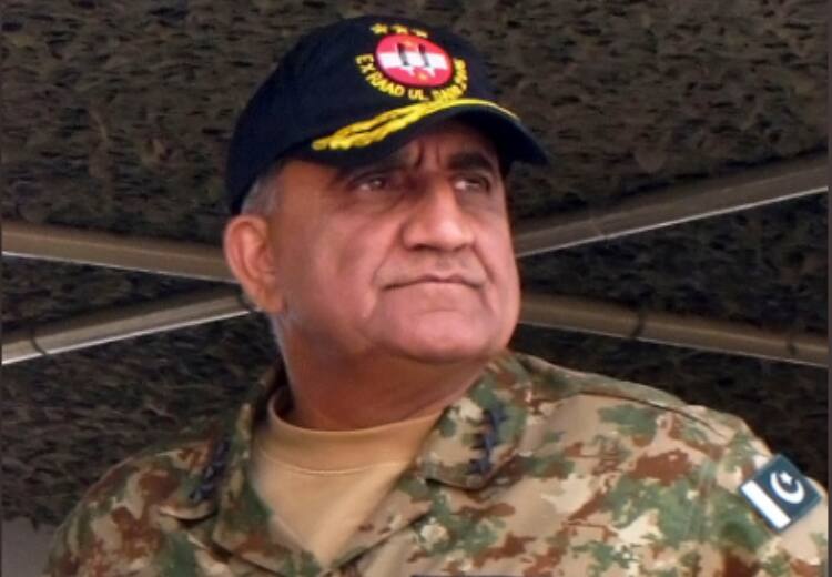 Bajwa and Faiz used to have physical relations with Pakistani heroines Retired army officer claimed in video Pakistan Honey Trap: अभिनेत्रियों के साथ शारीरिक संबंध बनाते थे बाजवा, रिटायर्ड अधिकारी के खुलासे पर मचा बवाल