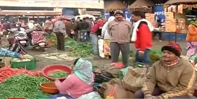 maharashtra news nashik news vegetable price Increase Nashik   temperature Nashik News : नाशिक शहरात हुडहुडी वाढली, भाजीपालाही महागला, असे आहेत दर 