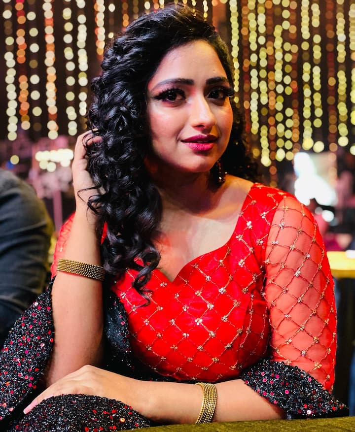 ప్రస్తుతం ఆషిక 'త్రినయని' అనే సీరియల్ లో నటిస్తోంది. భవిష్యత్ తెలిసిన అమ్మాయిగా..కుటుంబాన్ని రక్షిస్తున్న పాత్రలో నటిస్తోంది