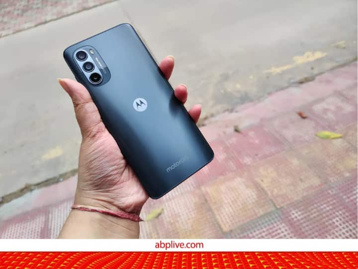 Motorola G62 5G smartphone get this phone in just 699 at flipkart know about the special offer बड़ी बैटरी, अच्छा स्टोरेज और शानदार कैमरा...सिर्फ 699 रुपये में खरीदें Motorola G62 5G स्मार्टफोन