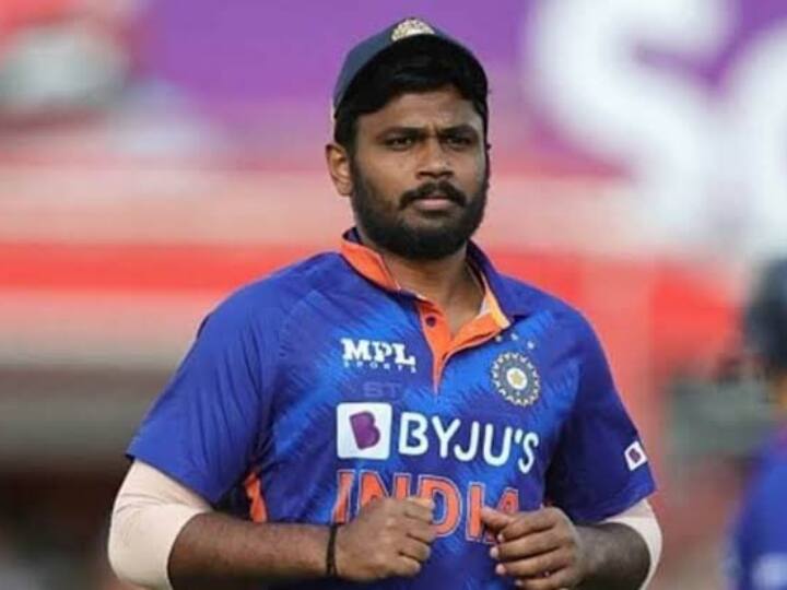 IND vs SL: Fans trolled Indian batsman Sanju Samson after he got out on 5 runs against Sri Lanka in T20I see reaction IND vs SL: पहले टी20 में नहीं चला संजू सैमसन का बल्ला तो निराश हुए फैंस, बोले- कितने मौके चाहिए?