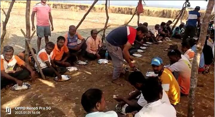 रिफायनरी विरोधकांनी इथेच जेवणाची सोय देखील केली आहे.