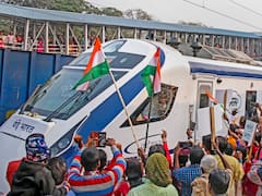 Bengal: Window Panes Of Vande Bharat Express Damaged Again Due To Stone Pelting