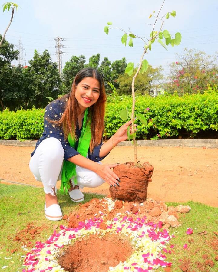 ‘బిగ్ బాస్ 6’తో ప్రేక్షకులకు దగ్గరైంది ఇనాయ సుల్తాన. Image Credit: Inaya Sultan/ Instagram