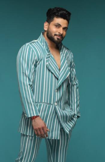 शिव ठाकरेने इन्स्टाग्रामवर 1 मिलियन फॉलोअर्सचा टप्पा पार केला आहे.