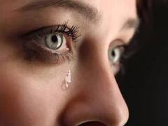 दिल खोलकर रो लीजिए, इस देश में तो आंसू पोंछने के लिए भी रेंट पर मिलते हैं लोग