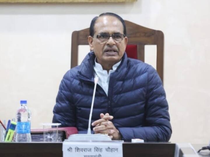 MP News CM Shivraj Singh Chouhan announced to give free plots to the poor bhopal MP News: कल गरीबों को फ्री प्लॉट की सौगात देंगे CM शिवराज, 10 हजार से ज्यादा लोगों को होगा फायदा