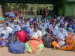 சேலம்: கருப்புத் துணியால் கண்களைக் கட்டிக்கொண்டு 3ஆம் நாளாக  செவிலியர்கள் போராட்டம்