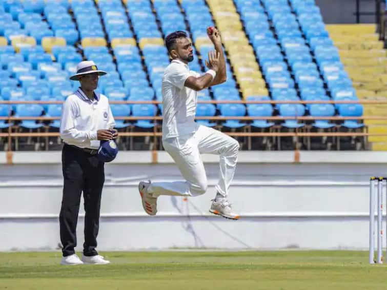 Jaydev Unadkat Takes First-Over Hat-trick In Ranji Trophy, Becomes First Bowler To Do So Ranji Trophy: முதல் ஓவரிலேயே ஹாட்ரிக் விக்கெட்.. 88 கால வரலாறு.. ஒரே போட்டியில் உடைத்தெறிந்து உனத்கட் சாதனை!