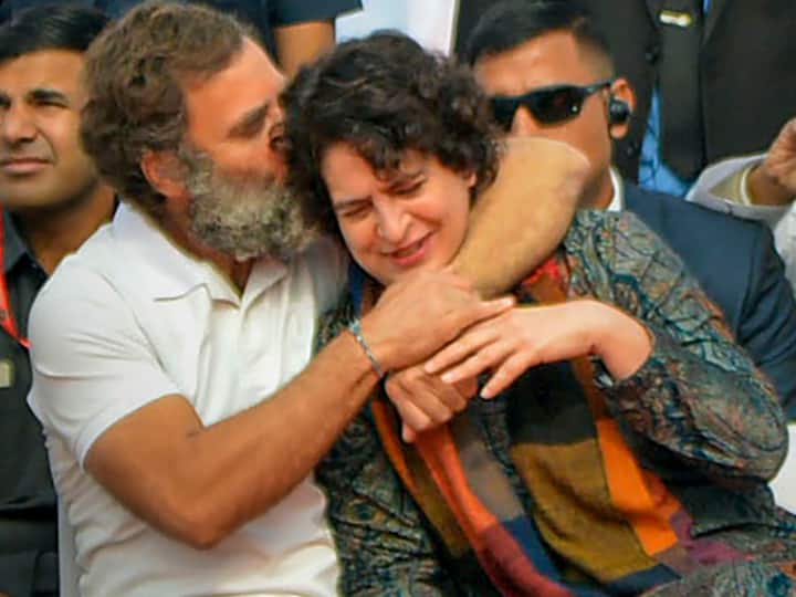 Congress leaders Rahul Gandhi and Priyanka Gandhi Vadra during a ceremony to hand over the national flag to UP Congress President Brijlal Khabri to start the UP leg of the party's 'Bharat Jodo Yatra' in Ghaziabad. (Source: PTI)