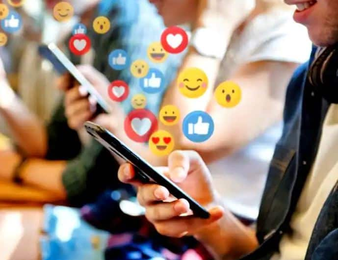 Social Media Affects Mental Health Advantages Disadvantages Social Media Break Benefits ਸੋਸ਼ਲ ਮੀਡੀਆ ਮਾਨਸਿਕ ਸਿਹਤ 'ਚ ਘੋਲ ਰਿਹੈ 'ਜ਼ਹਿਰ', ਜਾਣੋ ਕਿਉਂ ਜ਼ਰੂਰੀ ਹੈ ਇਸ ਤੋਂ ਬ੍ਰੇਕ ਲੈਣਾ?