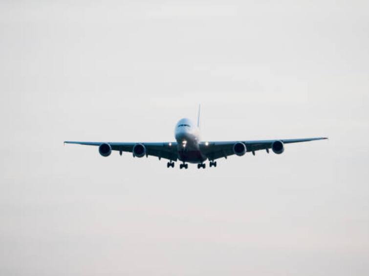 US Airport Worker Dies After Being Sucked Into Plane's Engine US Airport Worker Dies After Being Sucked Into Plane's Engine