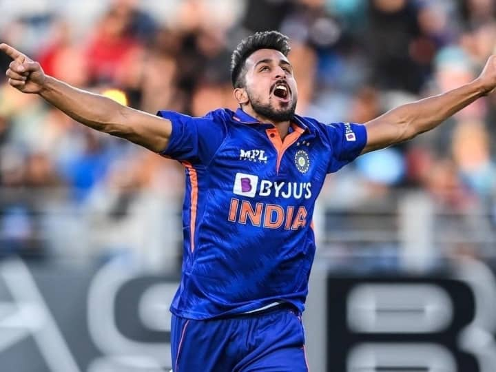 Umran Malik revealed about his cricketing idols Jasprit Bumrah Mohammed Shami and Bhuvneshwar Kumar in list इन 3 तेज़ गेंदबाज़ों को अपना आदर्श मानते हैं उमरान मलिक, जानें लिस्ट में कौन-कौन शामिल