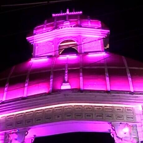 উত্তরে দক্ষিণেশ্বর.. আর দক্ষিণে বহুলা বা বেহালা। মাঝে ধনুকের মতো বাঁকা অংশ কলকাতা