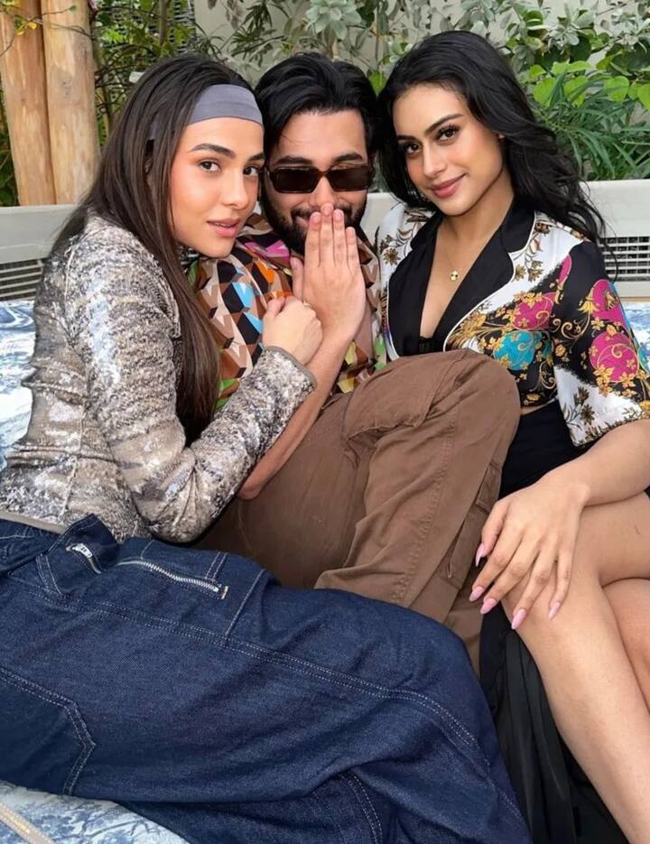 इंडियन ही नहीं वेस्टर्न अंदाज में भी उनकी तस्वीरें ध्यान खींचती हैं. उनका ग्लैमर चर्चा में रहता है. (फोटो क्रेडिट - न्यासा देवगन इंस्टाग्राम फैन पेज)