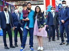 Prithvi Ambani B'day Bash: पोते पृथ्वी की बर्थडे पार्टी में Mukesh Ambani ने बॉलीवुड से किसे किसे बुलाया, देखिए तस्वीरें