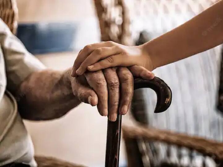 सेवानिवृत्तीसाठी ज्येष्ठ नागरिक बचत योजना हा उत्तम पर्याय मानला जातो. यामध्ये करापासून व्याजापर्यंतचे फायदे दिले जातात.