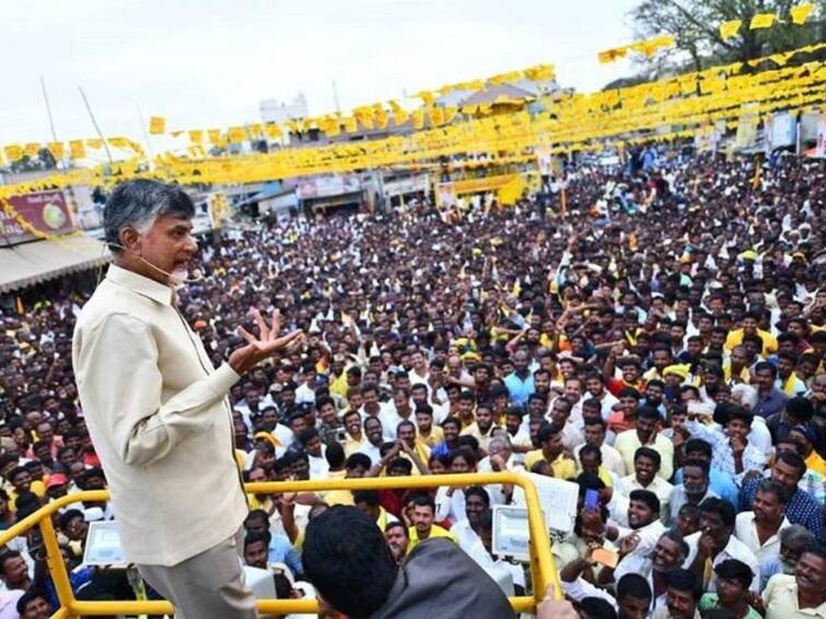 Police issued warning notices to TDP leaders before Chandrababu's visit to Kuppam. Kuppam Babu Tour : కుప్పంలో కొత్త రూల్స్ ఉల్లంఘిస్తే క్రిమినల్ కేసులు - చంద్రబాబు టూర్‌కు ముందు పోలీసుల హెచ్చరిక !