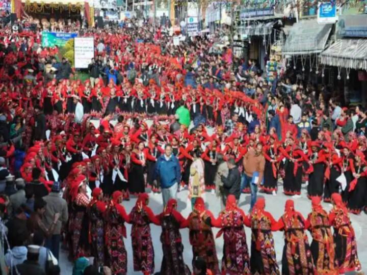 Himachal News CM Sukhwinder Singh Sukhu inaugurated Manali Winter Carnival Manali Winter Carnival: हिमाचल प्रदेश के मनाली में शुरू हुआ 5 दिनों का 'विंटर कार्निवाल’, सीएम ने किया उद्घाटन, जानें- क्या है खास