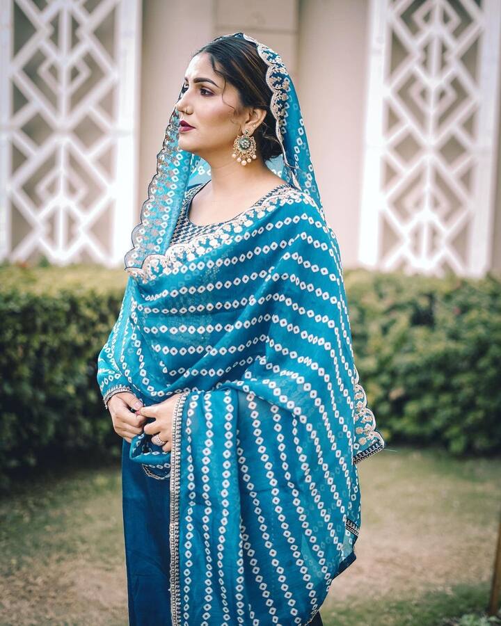 यही वजह है कि आज डांसिंग क्वीन सपना को हरियाणा के साथ-साथ पूरे देश से बेशुमार प्यार मिलता है.