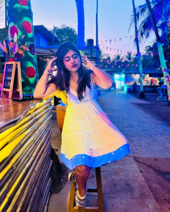 తర్వాత జబర్దస్త్ లోకి ఎంట్రీ ఇచ్చింది.Photo Credit@Rithu Chowdary/Instagram