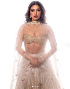 Bhumi Pednekar: ਡੀਪਨੇਕ ਆਊਟਫਿਟ ਵਿੱਚ ਭੂਮੀ ਪੇਡਨੇਕਰ ਨੇ ਮਚਾਈ ਤਬਾਹੀ, ਸਿਜਲਿੰਗ ਤਸਵੀਰਾਂ ਵਧਾ ਰਹੀਆਂ ਹਨ ਇੰਟਰਨੈਟ ਦਾ ਪਾਰਾ