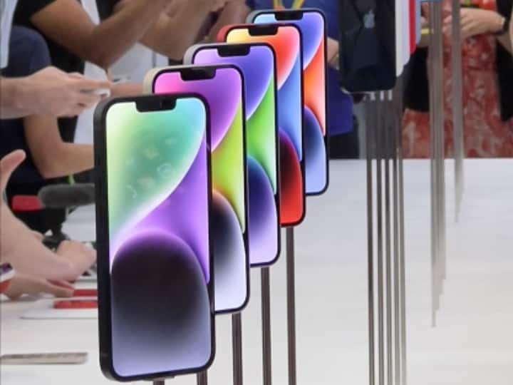 50% Of Total iPhones To Be Made In India By 2027  South China Morning Post report claims Made in India iPhone: फक्त चार वर्ष, नंतर जगातील प्रत्येक दुसरा 'आयफोन' भारतात बनणार; चिनी रिपोर्टमध्ये दावा