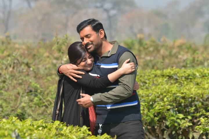 প্রথমবার অঙ্কুশের সঙ্গে পর্দা ভাগ করে নিচ্ছেন কৌশিক গঙ্গোপাধ্যায় (Kaushik Ganguly)। অঙ্কুশের এই সিরিজে হাতেখড়ি হলেও এর আগে একাধিক ওয়েব সিরিজে অভিনয় করে ফেলেছেন সন্দীপ্তা।