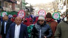 In Pics: पुण्यातील डॉक्टरच्या एका हाकेला शेकडो 'कश्मिरी महिला' एकत्र का आल्या?