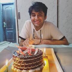 Akshara Singh Brother: किसी हैंडसम हंक से कम नहीं अक्षरा सिंह का छोटा भाई, लुक्स में देता है बॉलीवुड के नामी चेहरों को टक्कर