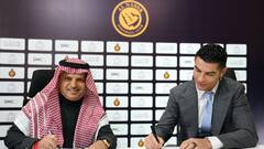 Al Nassr Welcomes Ronaldo: খুদেদের সঙ্গে তুললেন ছবি, রাজকীয় ভঙ্গিমায় রোনাল্ডোকে স্বাগত জানাল আল নাসর