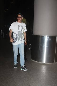 Tamannaah Vijay Spotted: नए साल का जश्न मना मुंबई लौटे तमन्ना भाटिया और विजय वर्मा, Kiss करते वीडियो हुआ था वायरल