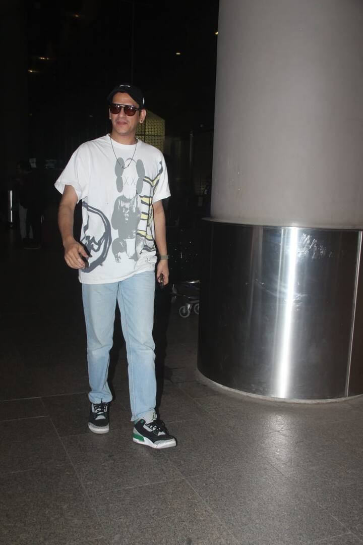 इस दौरान तमन्ना भाटिया के पीछे-पीछे उनके रूमर्ड बॉयफ्रेंड विजय वर्मा भी नजर आए.