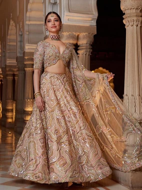 ब्राइडल ऑउटफिट में तमन्ना भाटिया का खूबसूरत अंदाज
