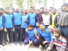 बाराबंकी में कैदियों ने थामा गेंद-बल्ला, जमकर लगे चौके-छक्के, 10 टीमों ने लिया हिस्सा