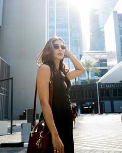 విదేశీ వీధుల్లో విహరిస్తోన్న బుట్టబొమ్మ, ఫోటోలు వైరల్