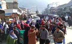 In Pics: पुण्यातील डॉक्टरच्या एका हाकेला शेकडो 'कश्मिरी महिला' एकत्र का आल्या?