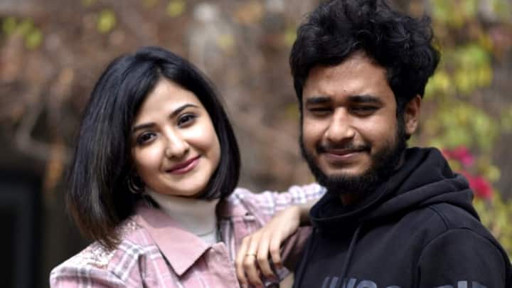 রাহুল আরও বলছেন, 'কথায় বলে না, রূপকথা তৈরি হতে সময় লাগে। এই ছবিটার নামের মধ্যেই একটা মিষ্টত্ব রয়েছে। আশা করি ছবির গল্পটাও মানুষের মন ছুঁয়ে যাবে।'