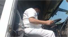 PHOTO : भास्कर जाधव यांनी मुंबई-गोवा महामार्गावर ट्रक चालवण्याचा आनंद लुटला