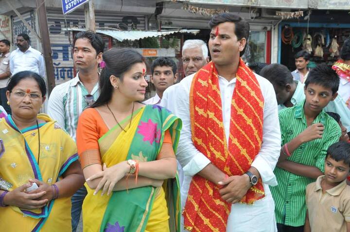 दोन्ही बाजूंचा युक्तीवाद झाल्यानंतर न्यायालयाने राणांना या प्रकरणातून दोषमुक्त करण्यास नकार देताना याचिका फेटाळून लावली. त्यामुळे नवनीत राणा यांना आता पुढील सुनावणीदरम्यान न्यायालयात हजर रहावे लागणार आहे.