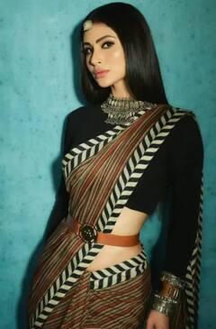 मौनी रॉय का साड़ी लुक भी है काफी ग्लैमरस...देखिए तस्वीरें और लीजिए इंस्पिरेशन